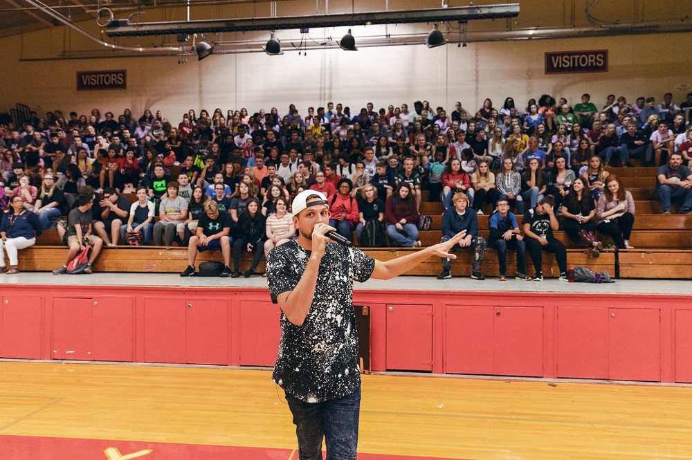 High School Assemblies: How to Find the Right Presenter